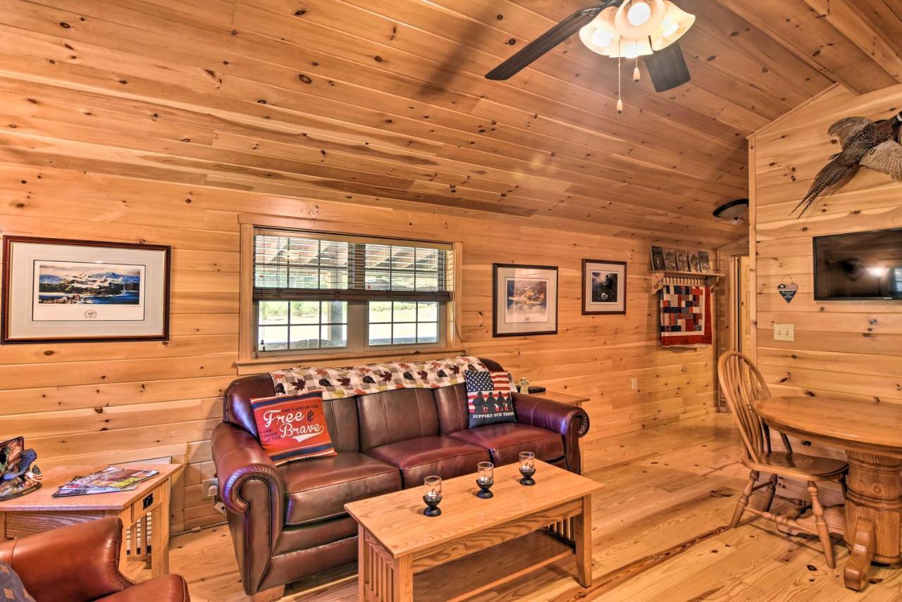 Pet-Friendly Cabin With Fire Pit And River Access! Parsons Kültér fotó
